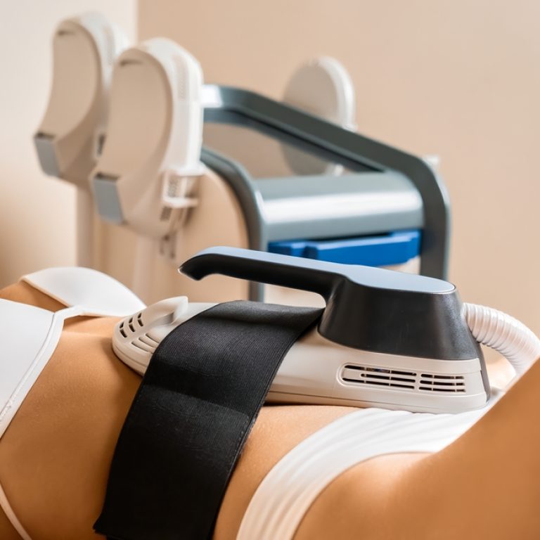 woman trying to build muscle without going to the gym